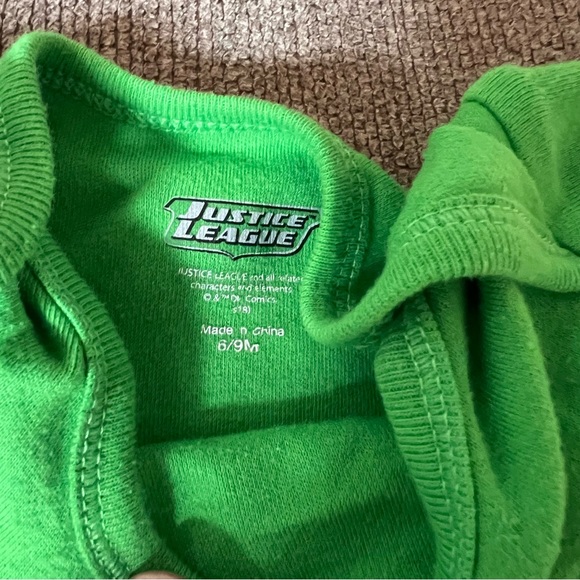 8 Amazing onesie, one piece, lot, superheroes. You get them all and a cape.. - Picture 12 of 13